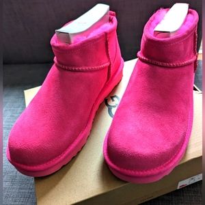 BRAND NEW - NEVER WORN Ugg Classic Ultra Mini Boots
